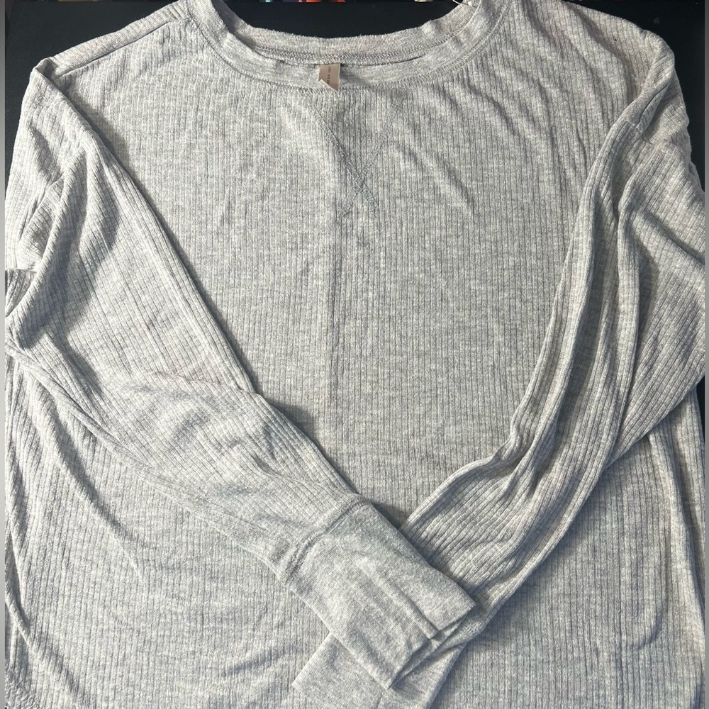 Live Love Dream Light Thermal Gray Long Sleeve Scoop Bottom Size XS - Picture 1 of 7
